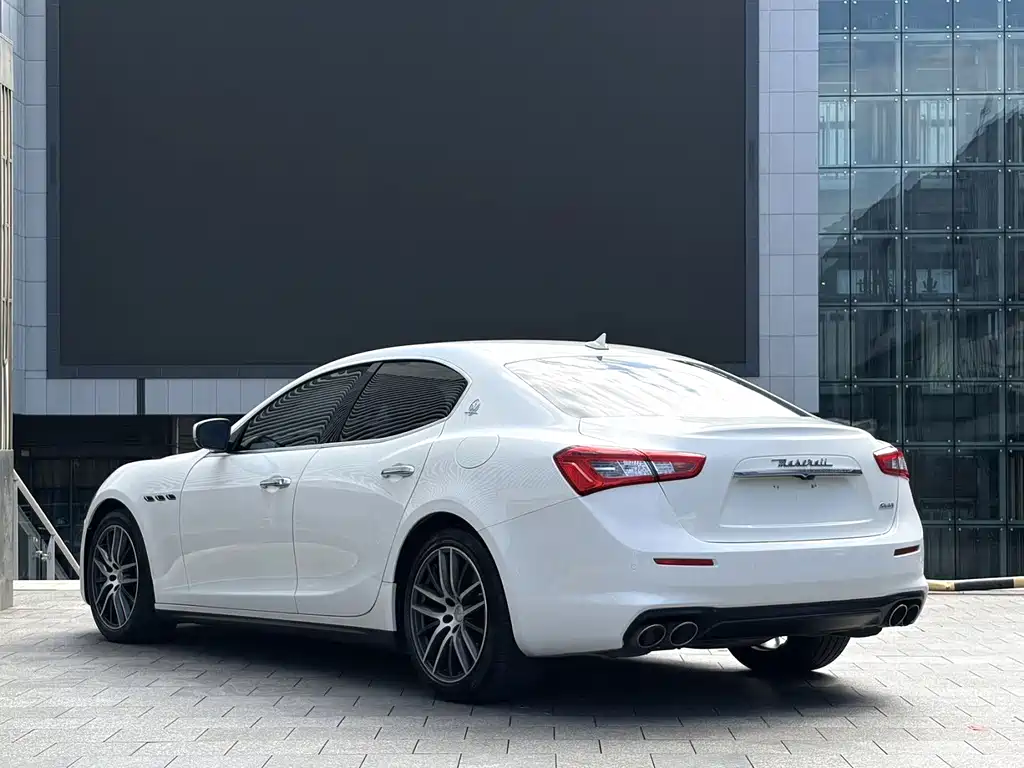 Maserati Ghibli 2019 — фото 12