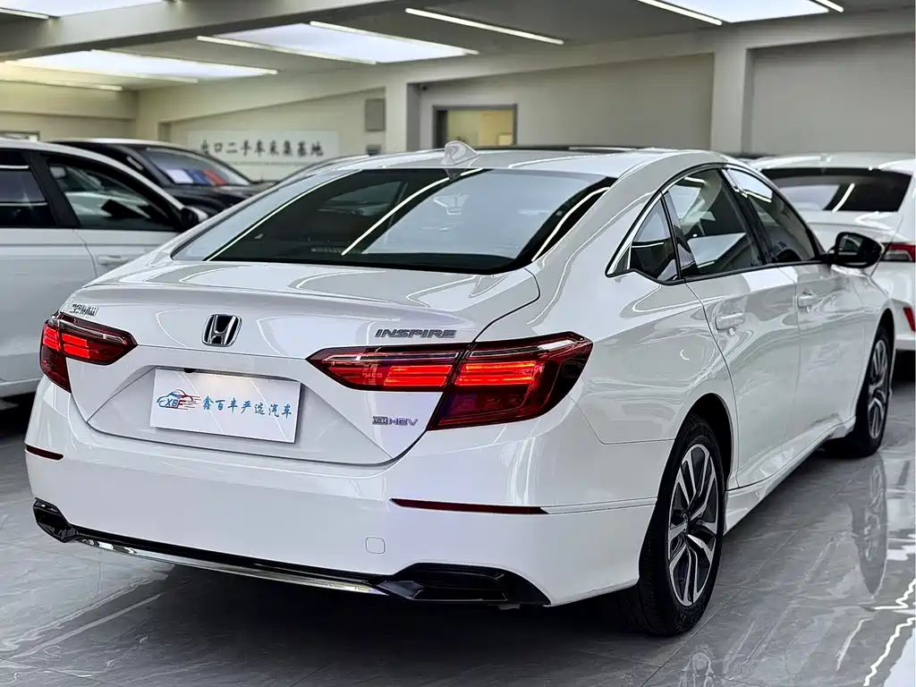 Honda Inspire 2022 — фото 10