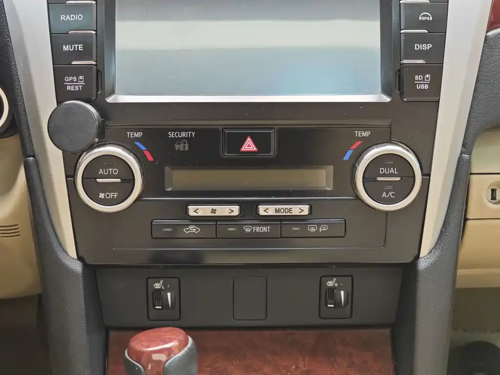 Toyota Camry 2013 — фото 14