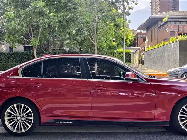 BMW 3 Series 2019 — фото 11