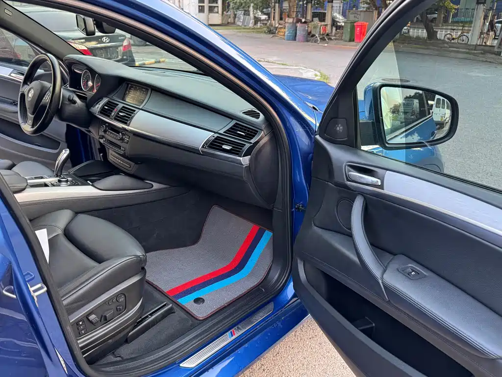 BMW X6 M 2015 — фото 10