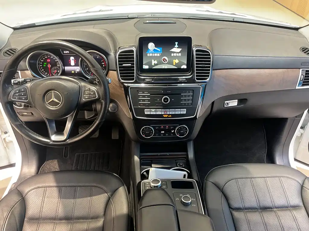 Mercedes-Benz GLE 2017 — фото 9