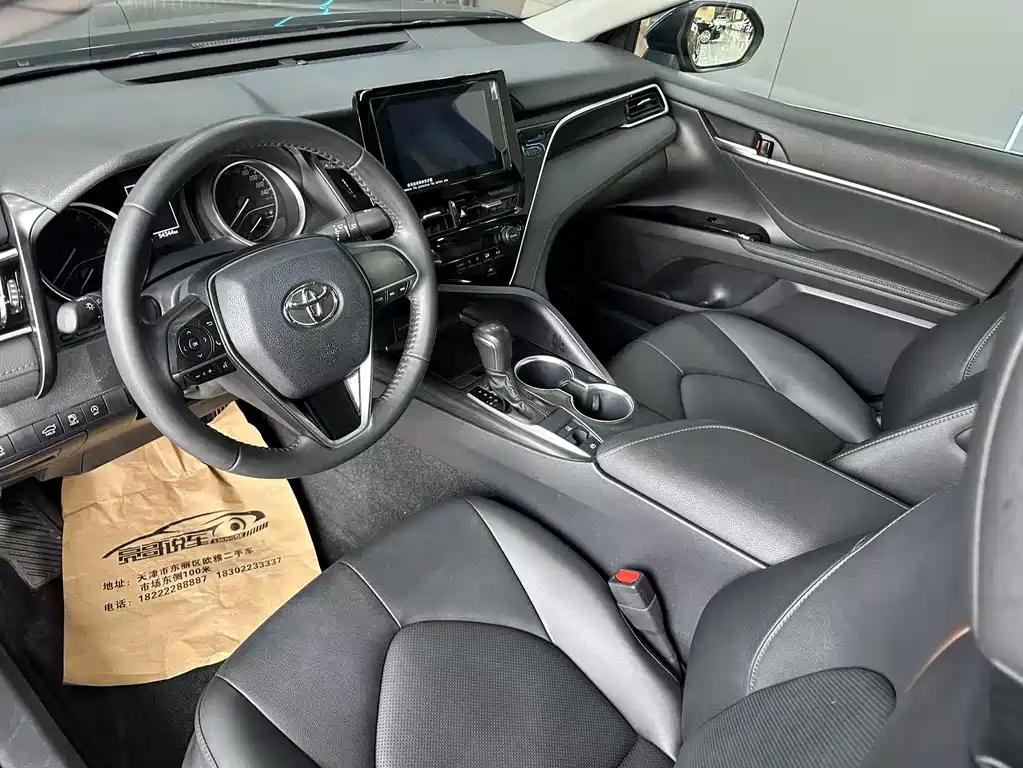 Toyota Camry 2022 — фото 11
