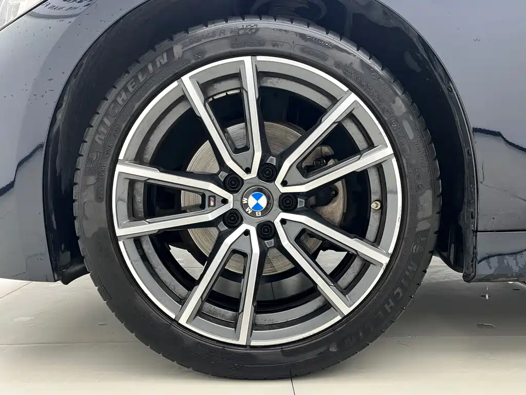 BMW 3 Series 2023 — фото 17