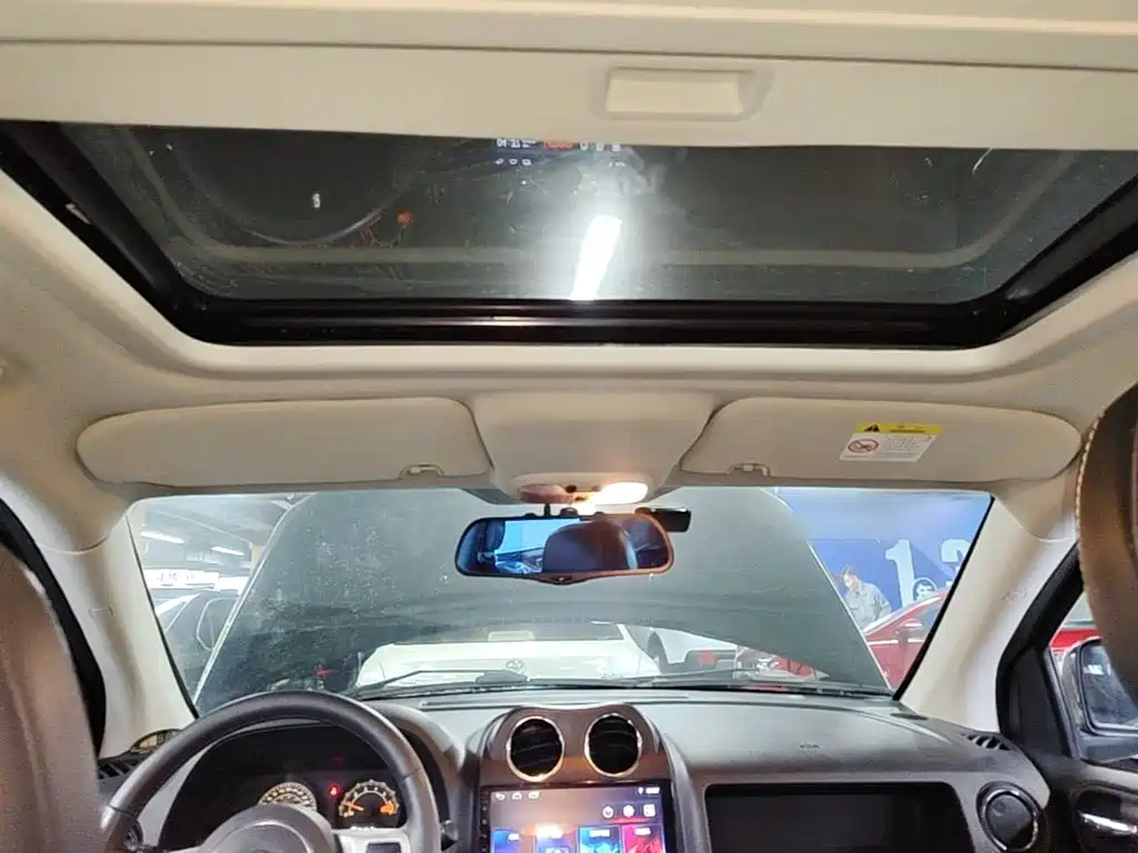 Jeep Compass 2014 — фото 18