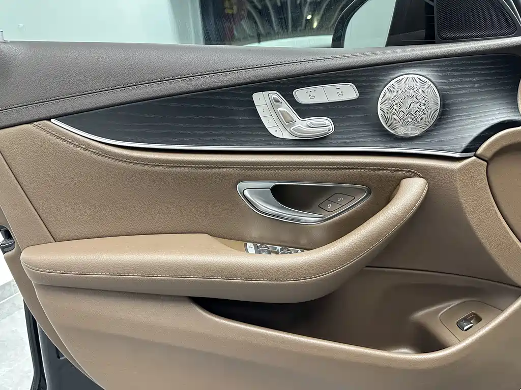 Mercedes-Benz E-Class 2023 — фото 21