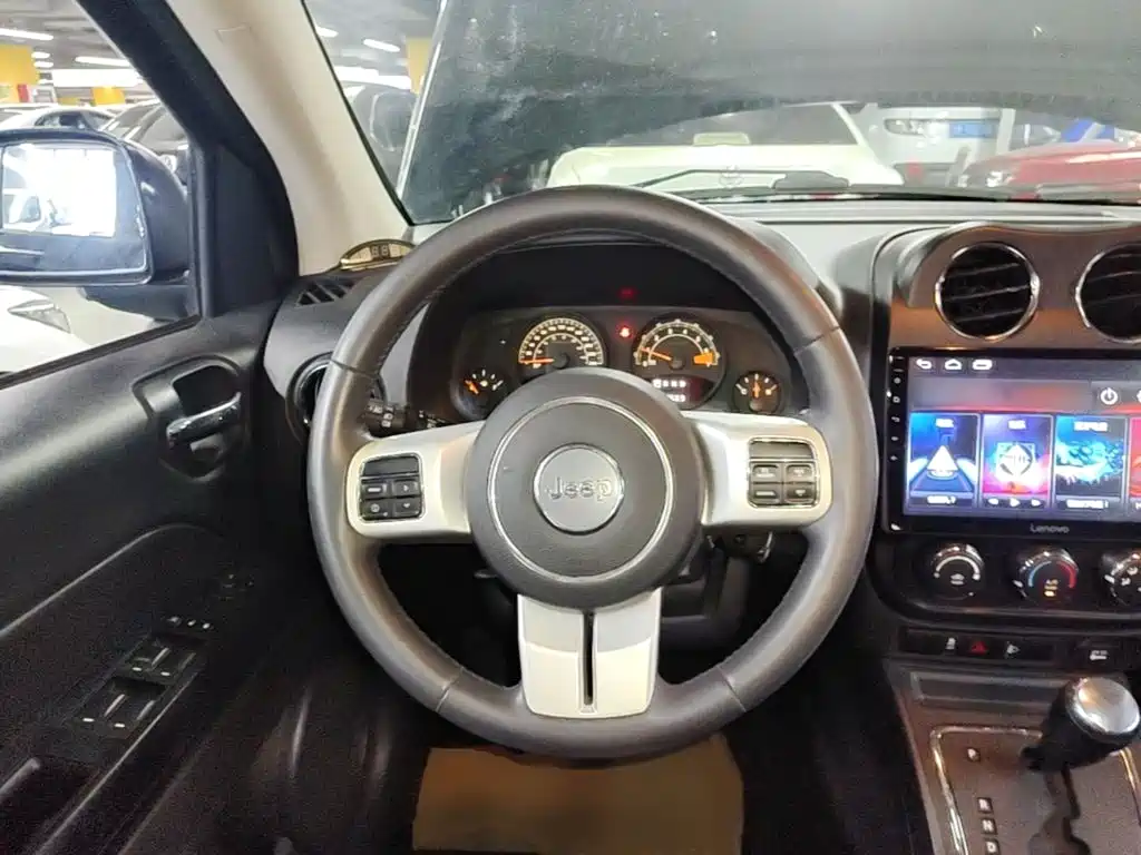 Jeep Compass 2014 — фото 11