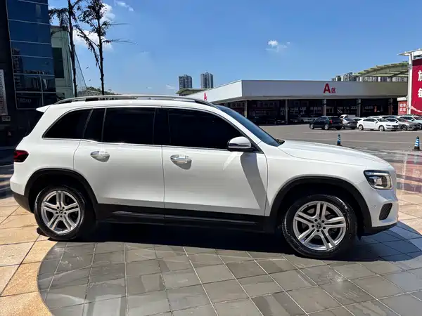 Mercedes-Benz GLB 2021