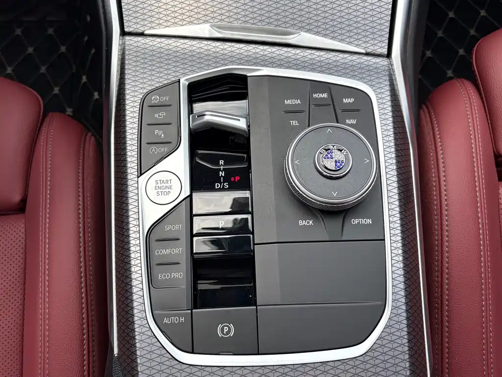 BMW 3 Series 2025 — фото 15