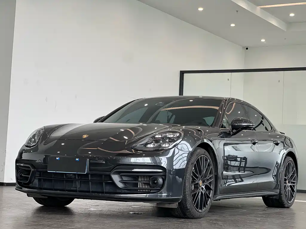 Porsche Panamera 2021