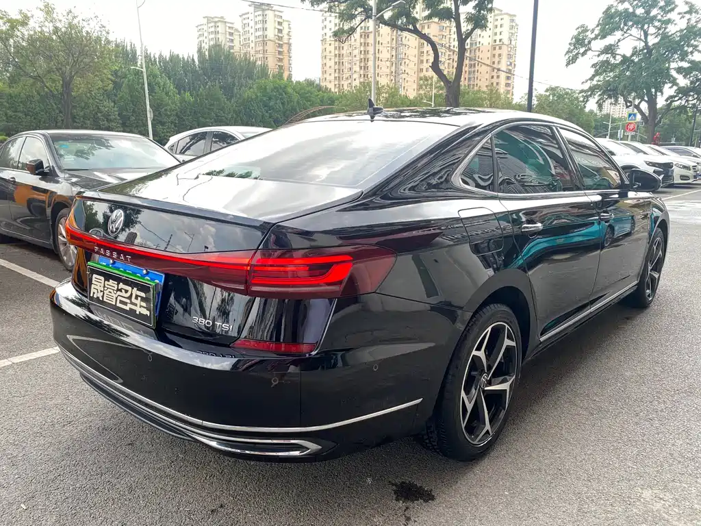 Volkswagen Passat 2023