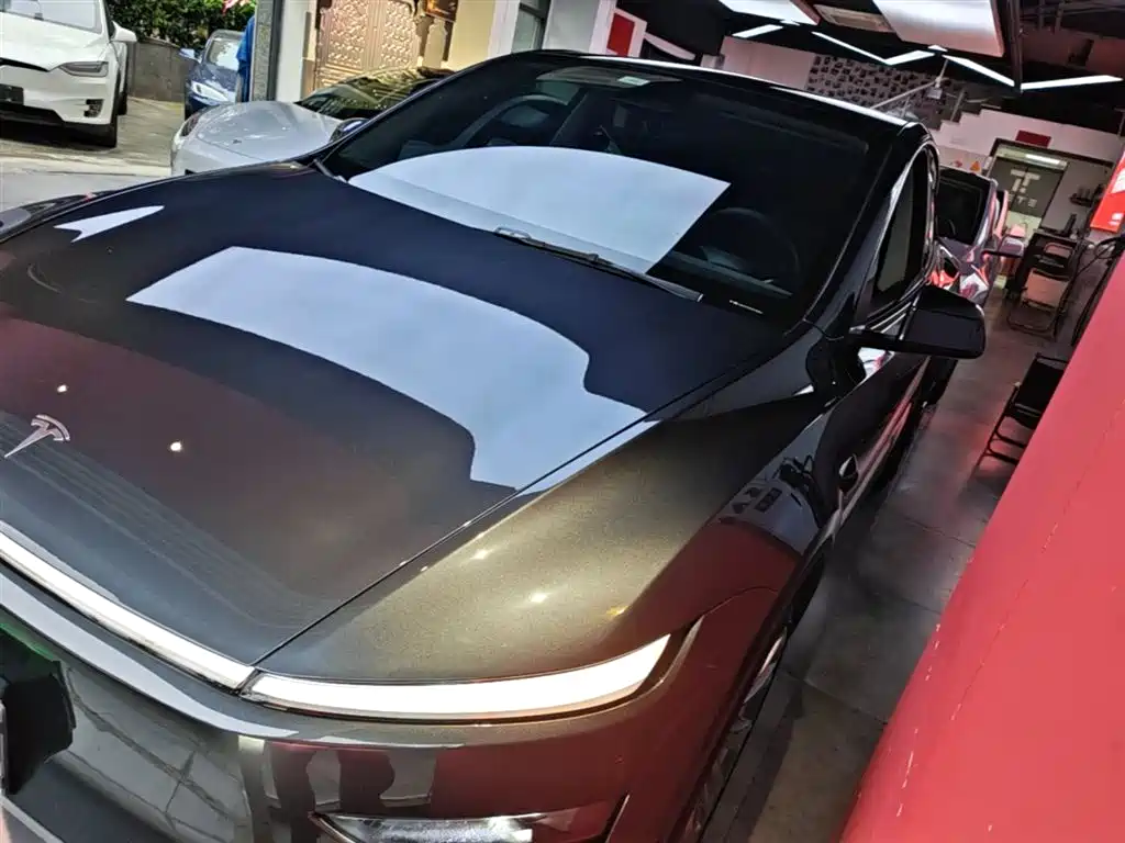 Tesla Model Y 2025 — фото 2