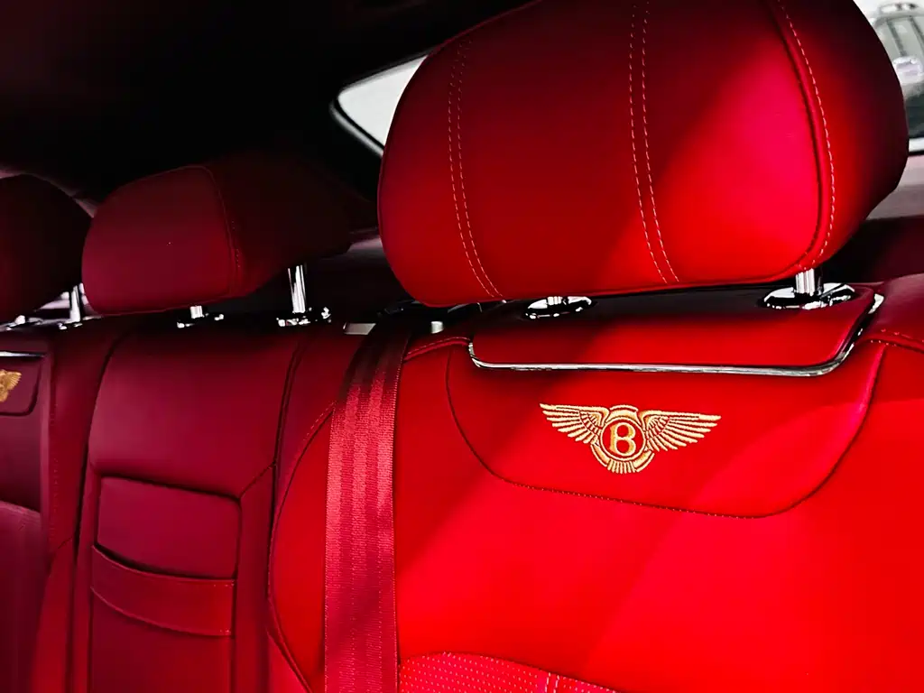 Bentley Bentayga 2020 — фото 54