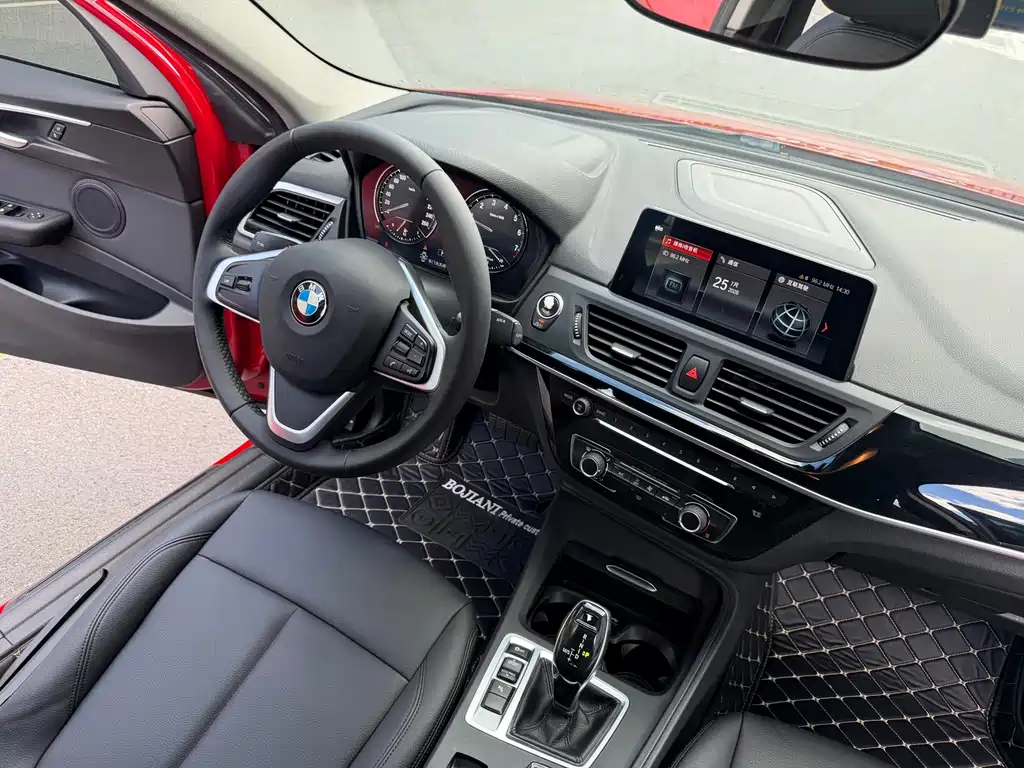 BMW 1 Series 2020 — фото 17