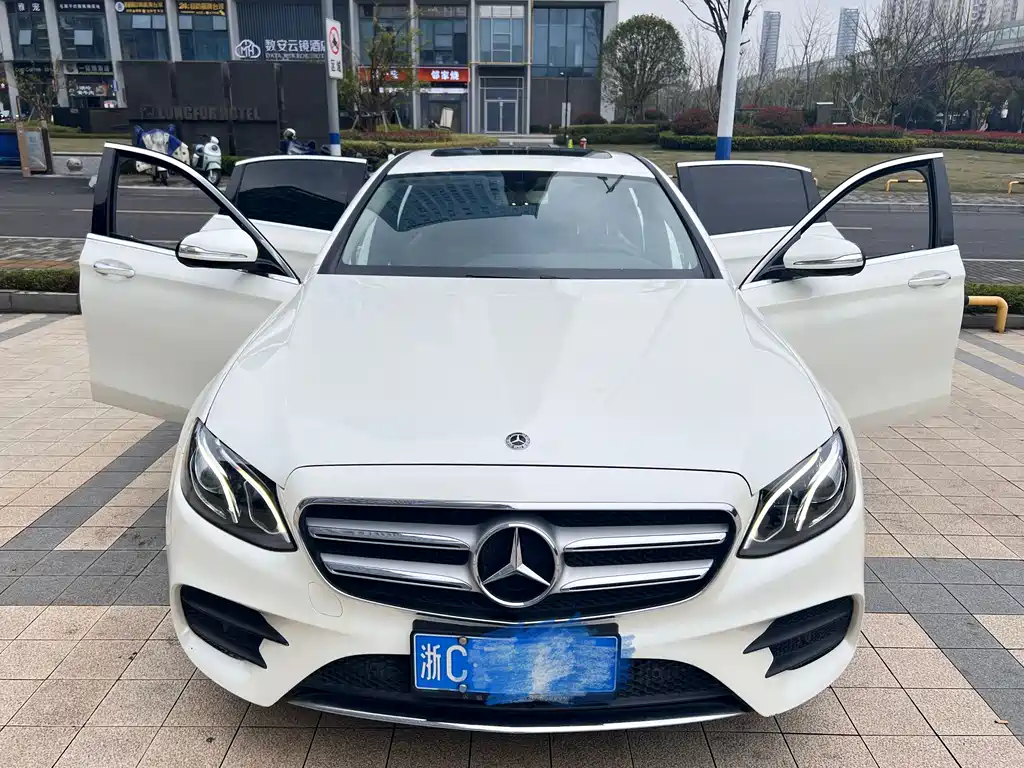 Mercedes-Benz E-Class 2018 — фото 17