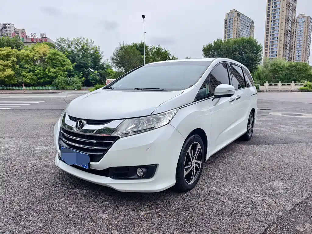 Honda Odyssey 2015 — фото 1