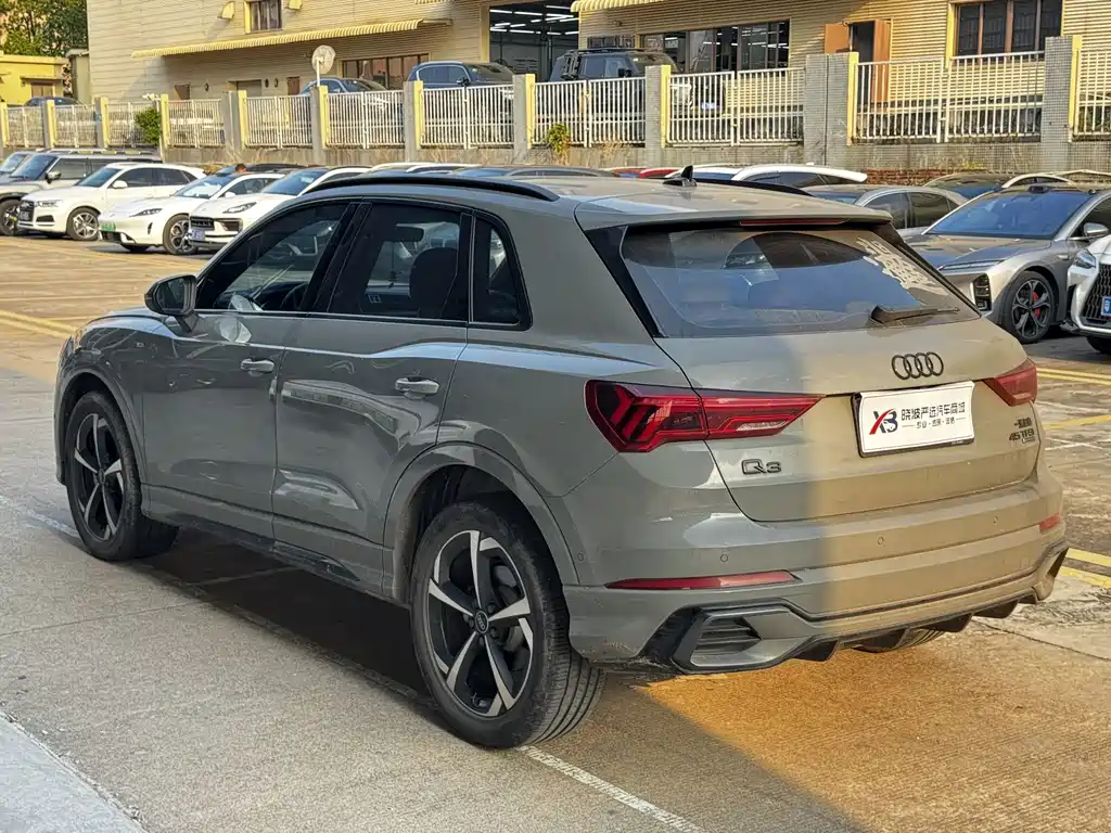 Audi Q3 2023 — фото 16