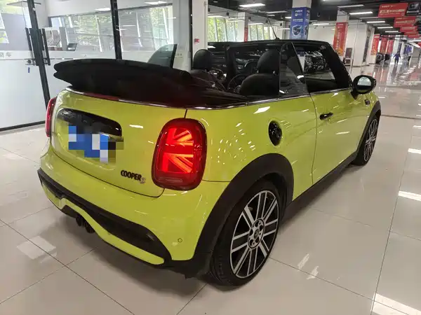 MINI MINI 2023