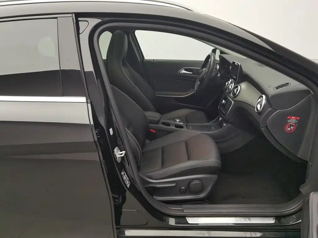 Mercedes-Benz GLA 2015 — фото 23