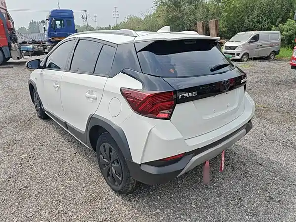 Toyota Yaris L 2022