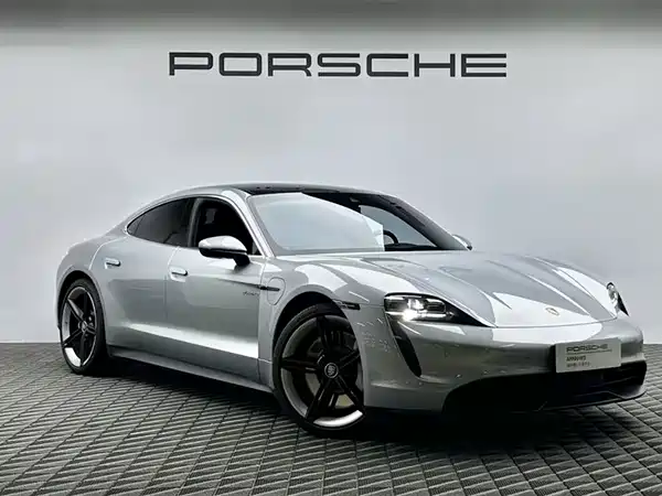 Porsche Taycan 2021