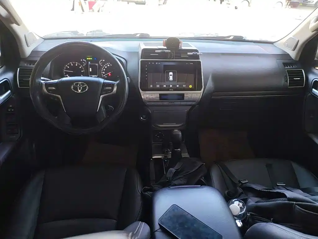 Toyota Prado 2019 — фото 10