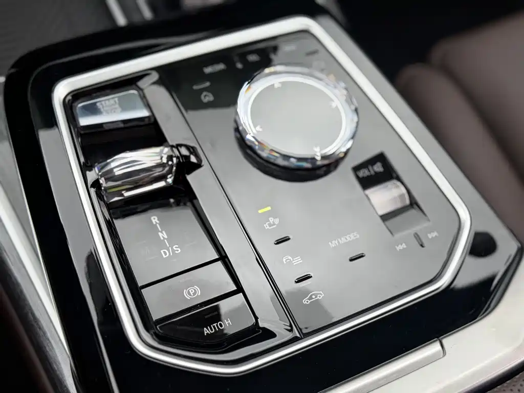BMW 7 Series 2024 — фото 19