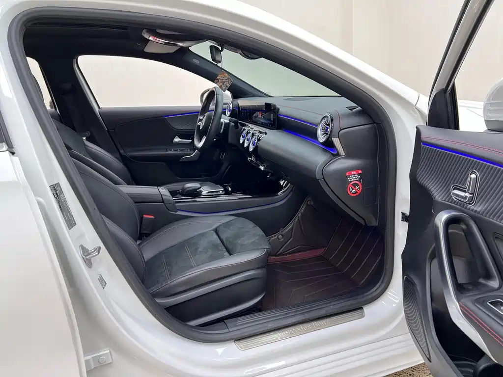 Mercedes-Benz A-Class 2023 — фото 30