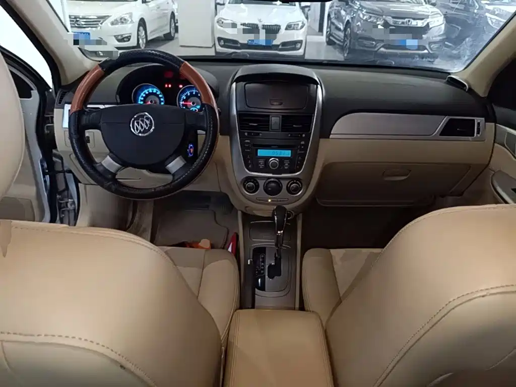 Buick Excelle 2015 — фото 10