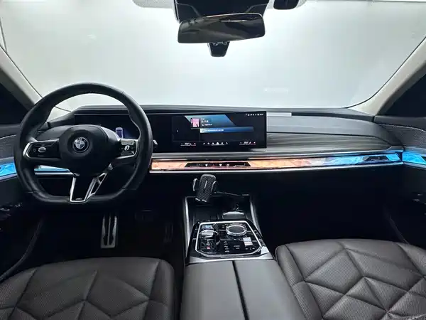 BMW i7 2023