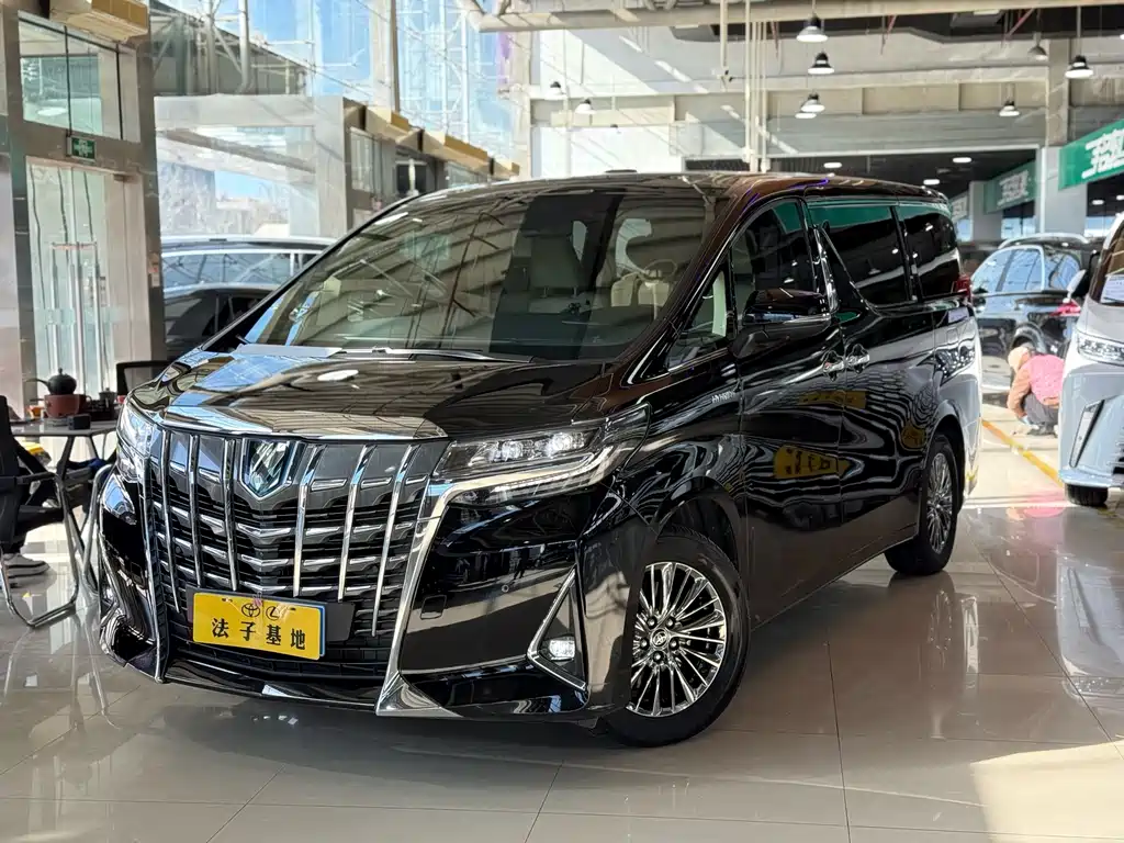 Toyota Alphard 2023 — фото 1