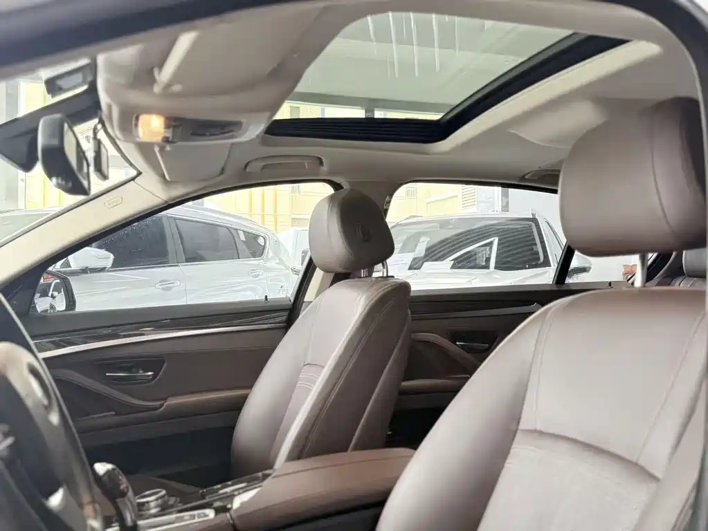 BMW 5 Series 2015 — фото 4