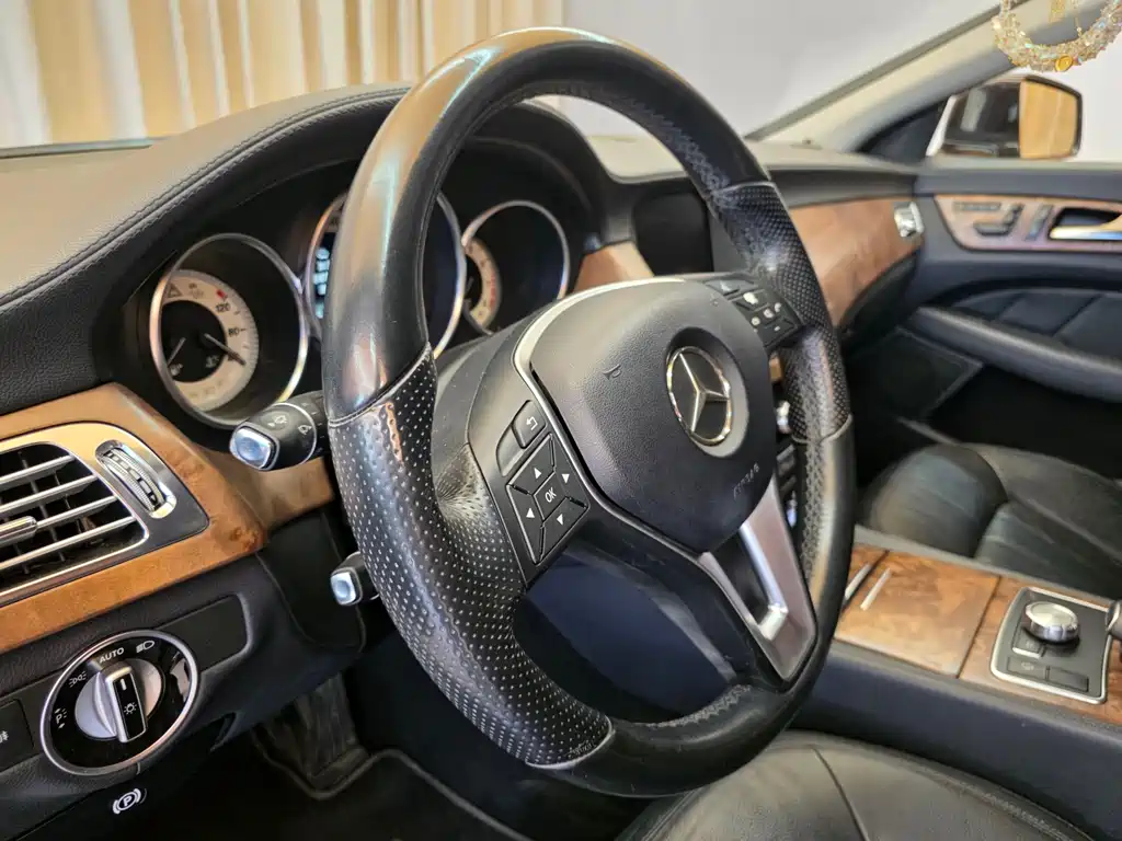 Mercedes-Benz CLS 2015 — фото 5