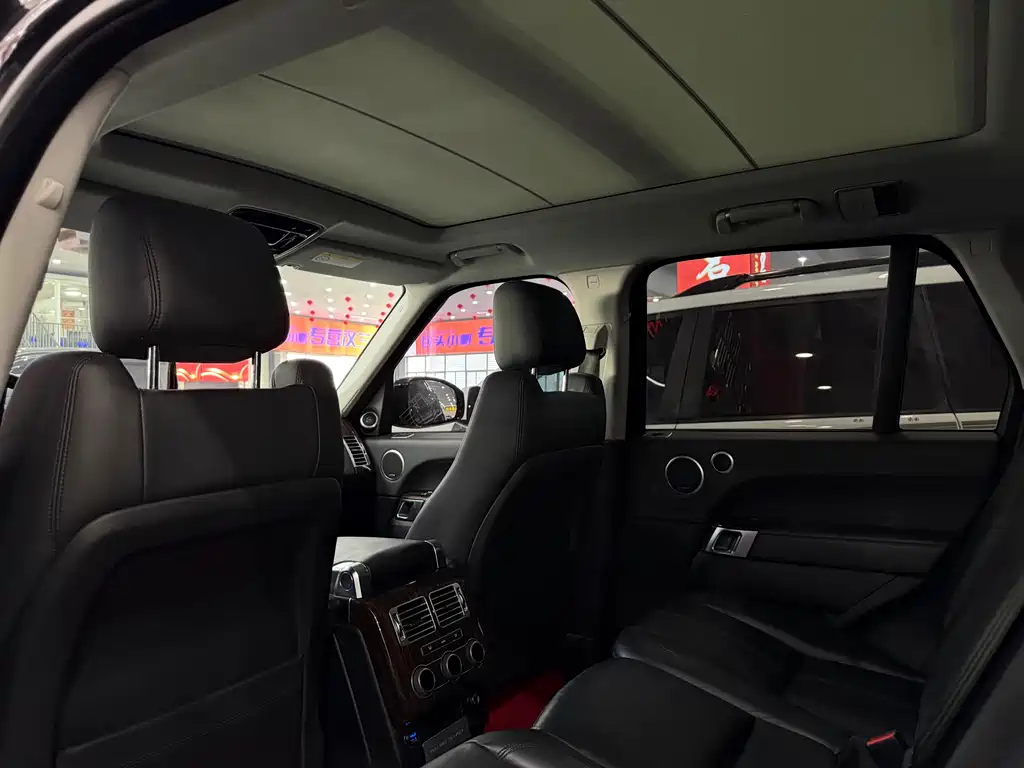 Land Rover Range Rover 2018 — фото 14