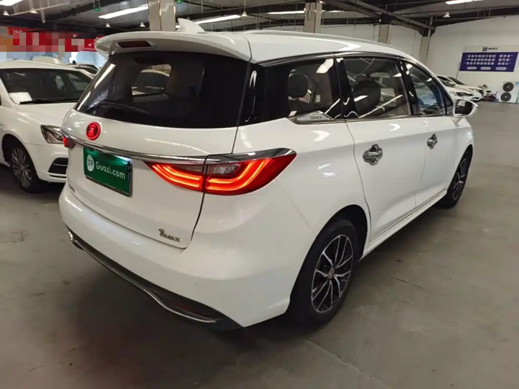 BYD Song MAX 2018 — фото 7