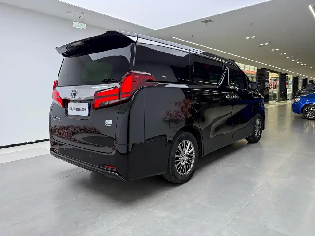 Toyota Alphard 2021 — фото 2