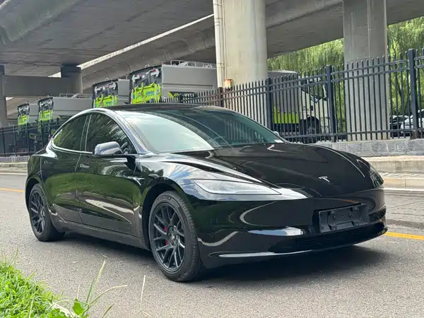 Tesla Model 3 2023