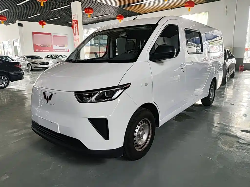 Wuling Yangguang 2025