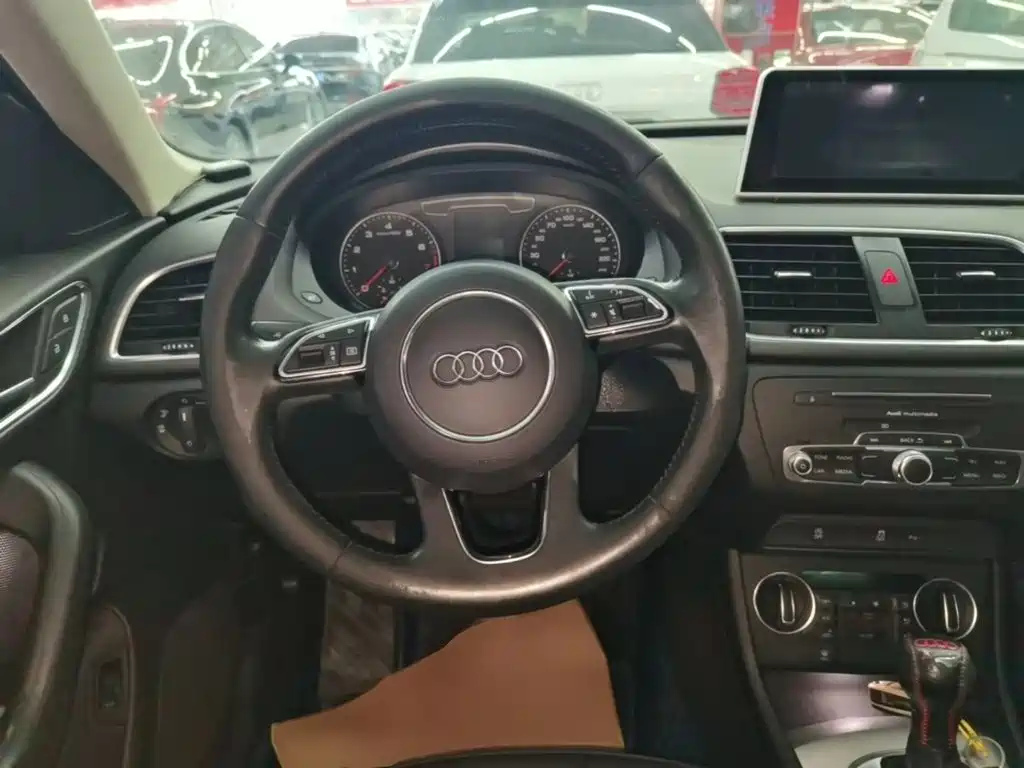 Audi Q3 2018 — фото 11