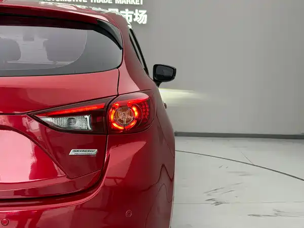 Mazda 3 Axela 2019