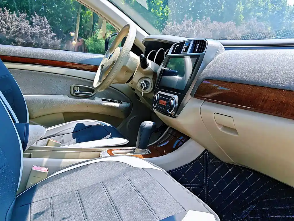 Nissan Sylphy 2011 — фото 23