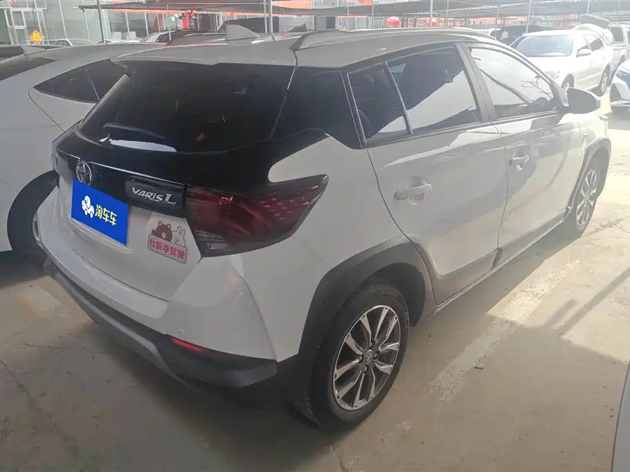 Toyota Yaris L 2021 — фото 3
