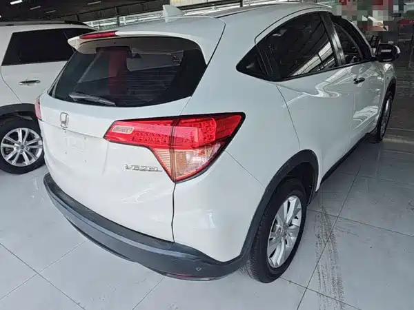 Honda Vezel 2016
