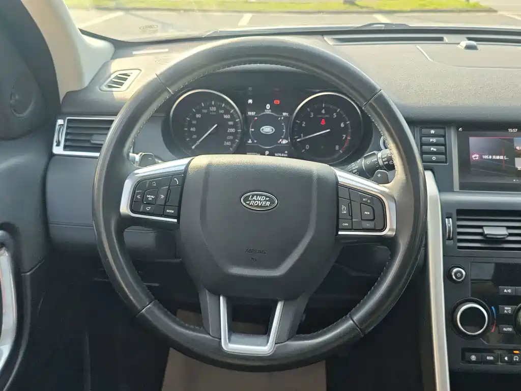 Land Rover Discovery Sport 2018 — фото 11
