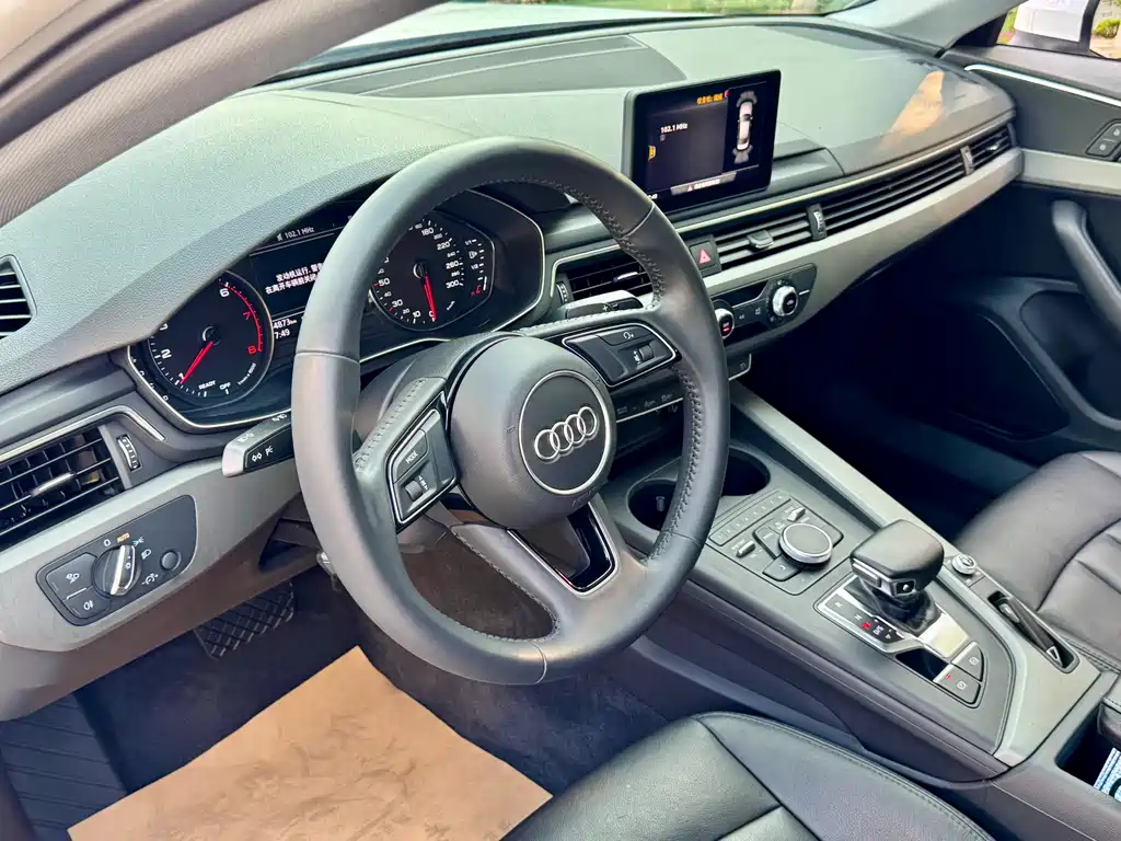 Audi A4L 2020 — фото 35