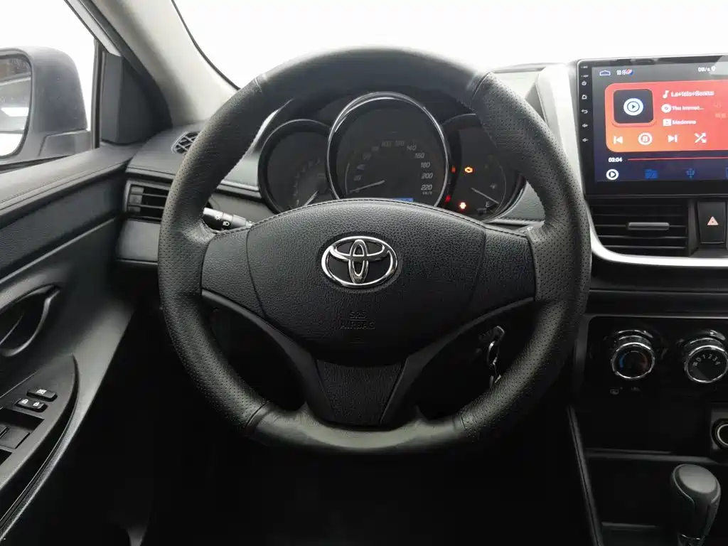 Toyota Yaris L 2020 — фото 11