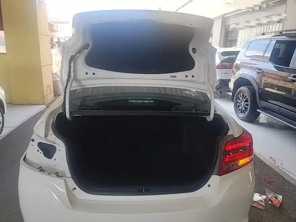 Toyota Yaris L 2018 — фото 19