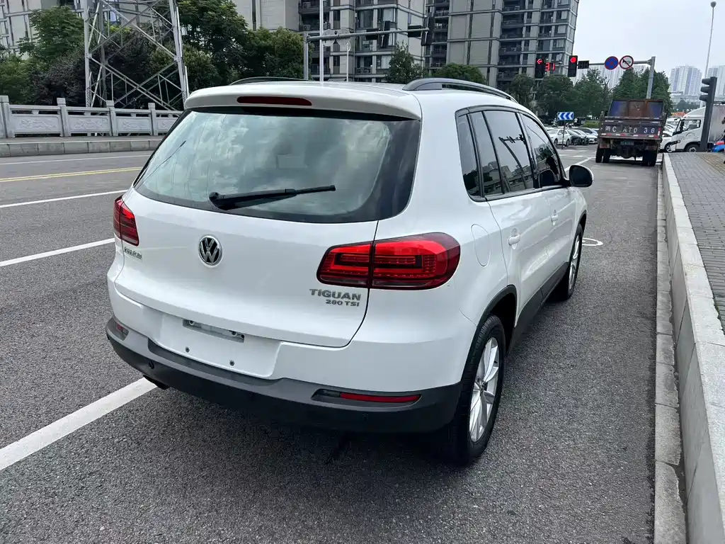 Volkswagen Tiguan 2018 — фото 8