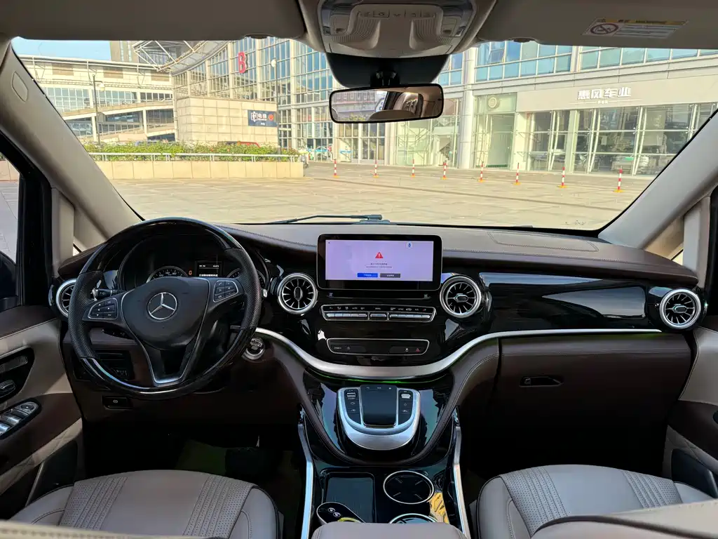 Mercedes-Benz Vito 2023 — фото 10