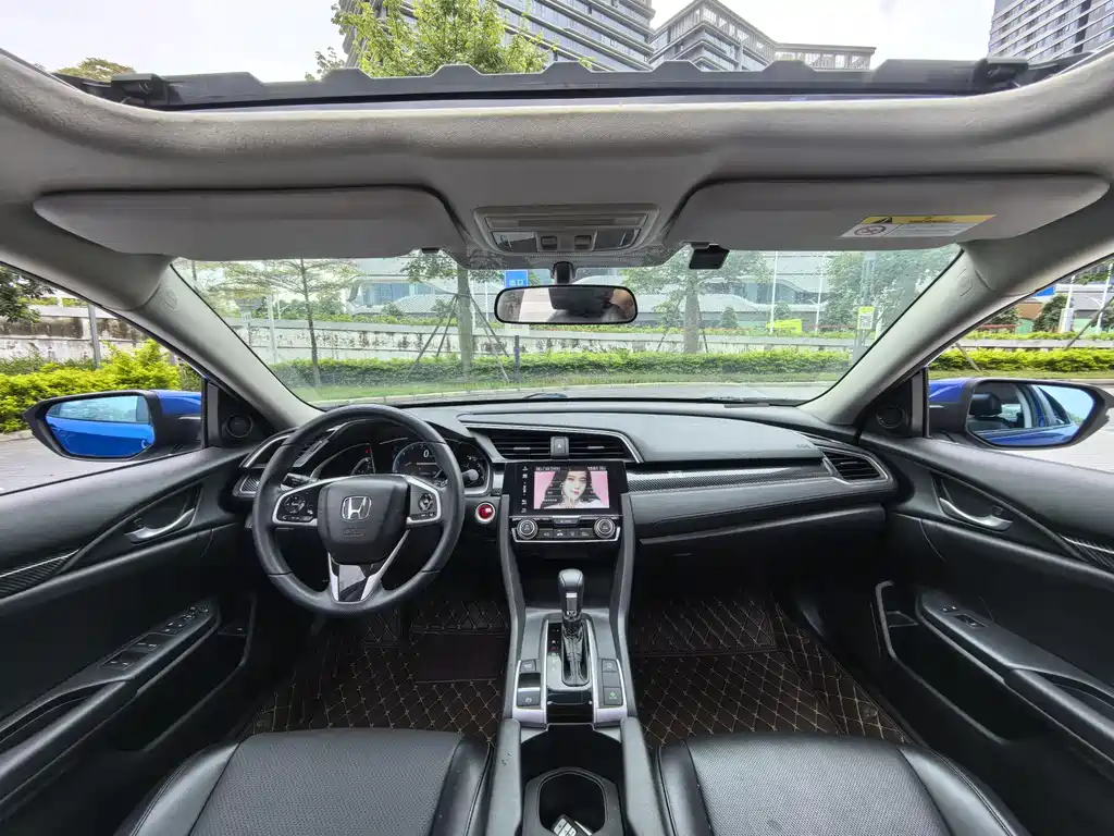 Honda Civic 2020 — фото 11